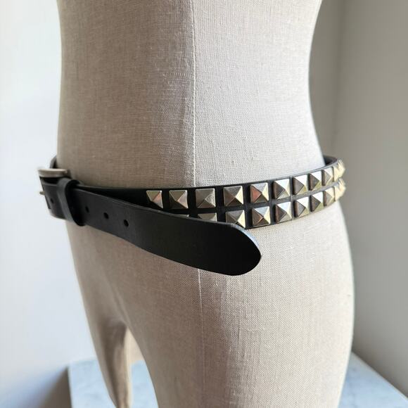 Studded Leather Black Belt - Unisex Medium - Punk Pyramid Silver Studs - Picture 4 of 15